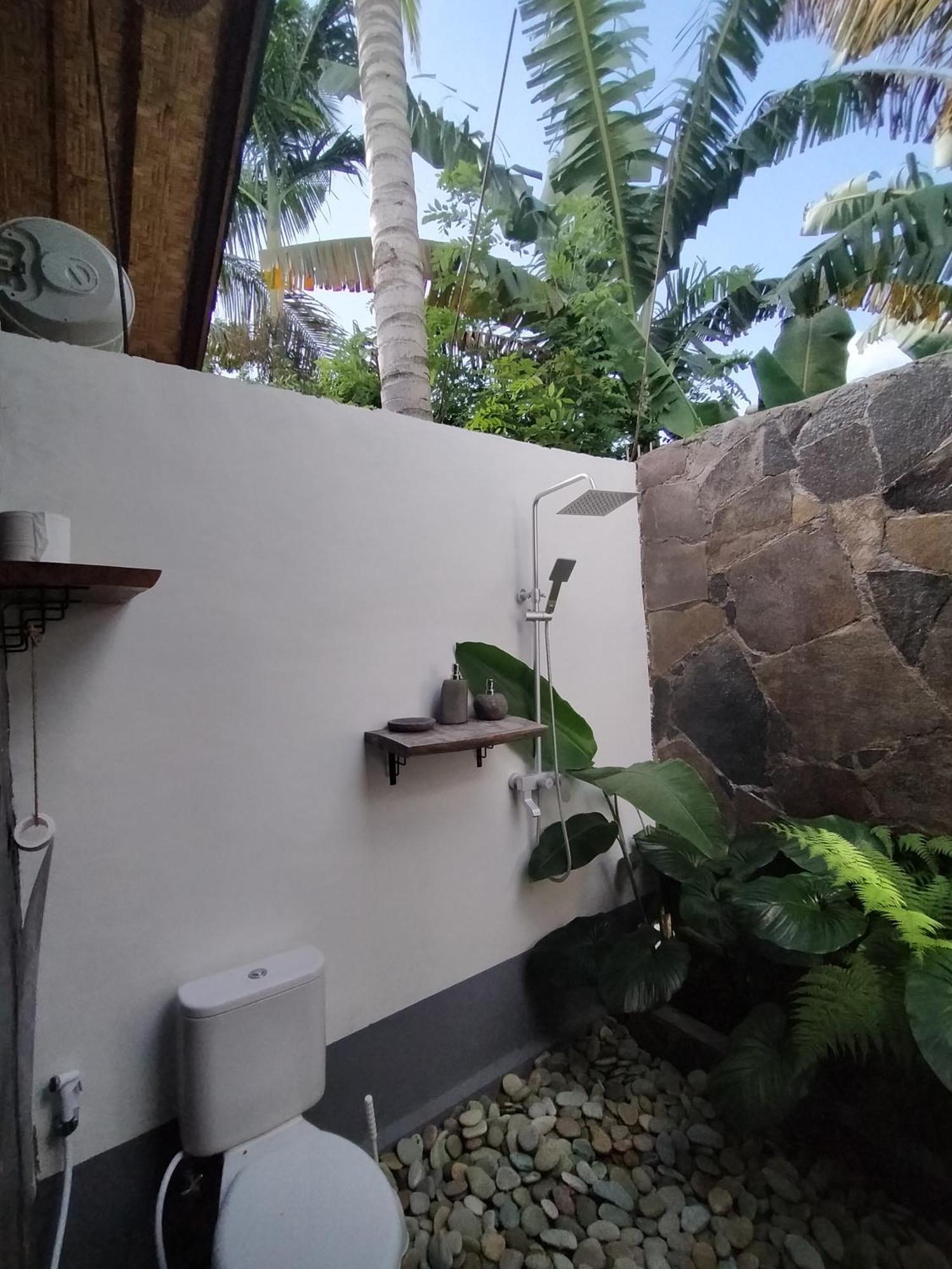 The Geckos Homestay Келімуту Номер фото